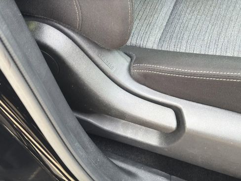 Used 2023 Nissan Rogue SV image 34