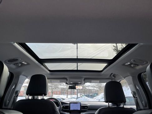 Certified 2022 Ford Explorer XLT w/ Equipment Group 202A image 11