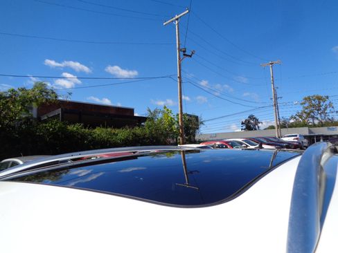 Used 2015 Volkswagen Tiguan SEL image 11