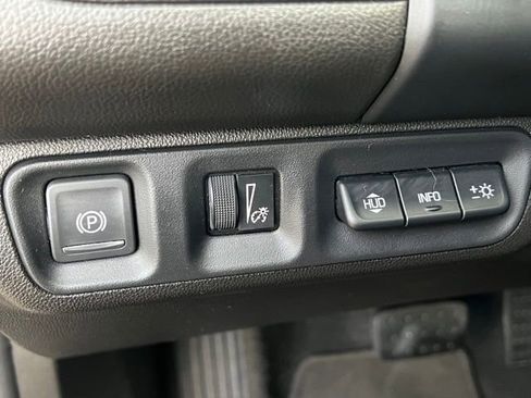 Used 2022 GMC Acadia Denali w/ Denali Ultimate Package image 24