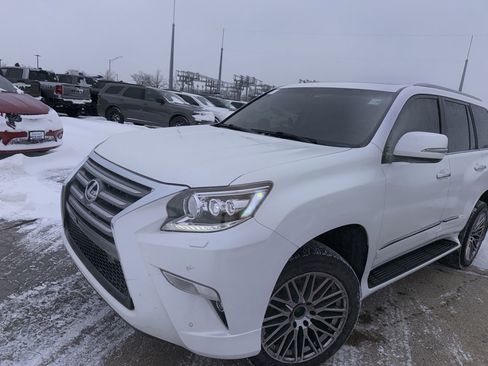 Used 2018 Lexus GX 460 Luxury image 2