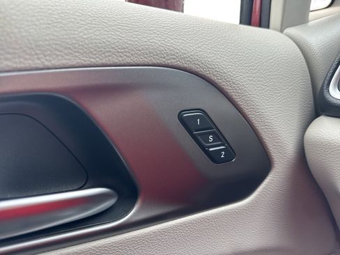 Used 2020 Chrysler Pacifica Touring-L Plus image 6