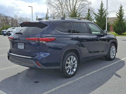Used 2022 Toyota Highlander Limited image 4