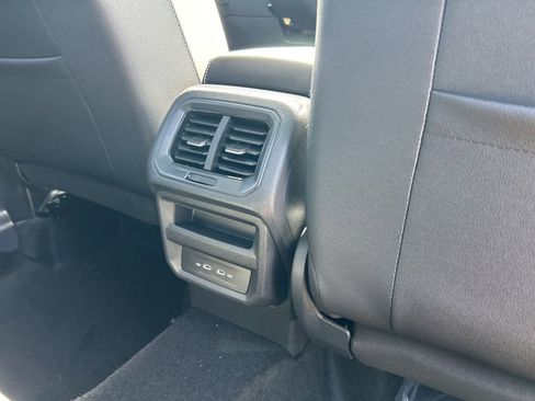 New 2026 Volkswagen Taos SE image 48