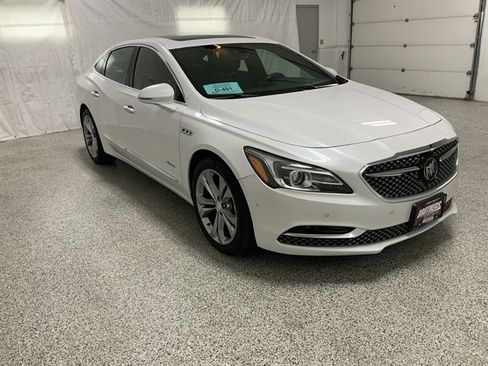 Used 2019 Buick LaCrosse Avenir w/ Driver Confidence Package II image 4