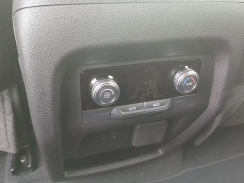 New 2025 GMC Acadia Elevation image 21