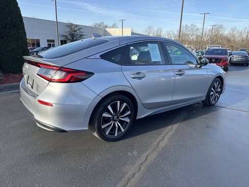 Used 2024 Honda Civic EX-L image 4