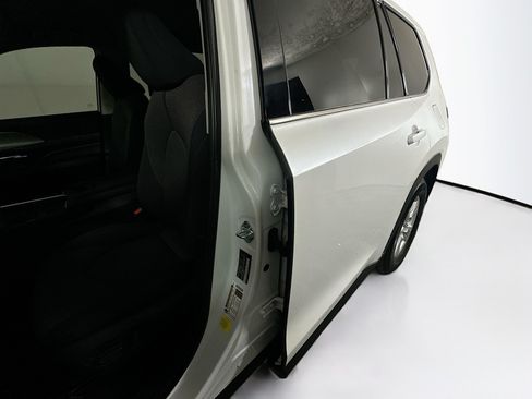 Used 2025 Toyota Grand Highlander FWD image 12