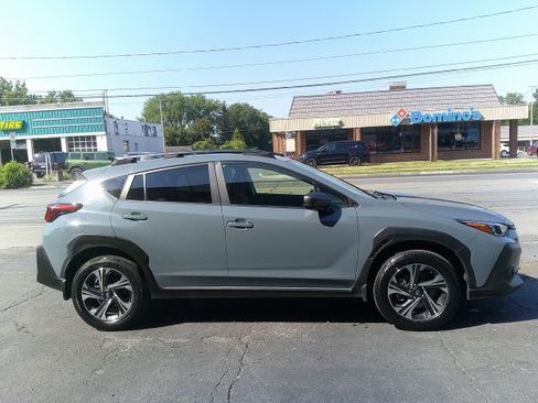 Used 2024 Subaru Crosstrek 2.0i Premium image 9