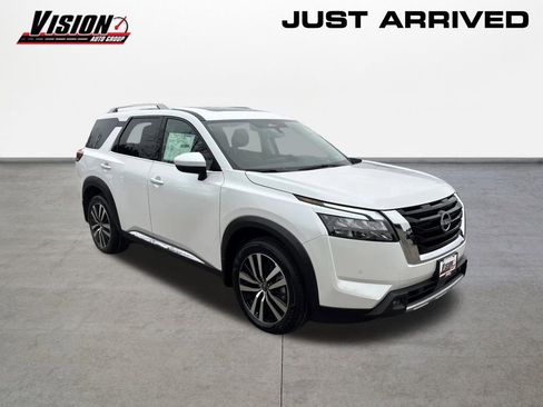 New 2025 Nissan Pathfinder Platinum w/ Cargo Package image 3