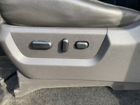 Used 2012 Ford F250 Lariat w/ Chrome Pkg image 32