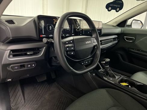Used 2025 Kia K4 EX image 10