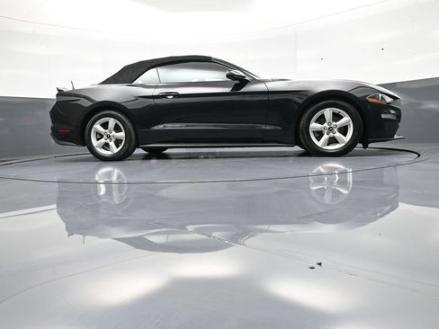 Used 2019 Ford Mustang Convertible RWD image 30