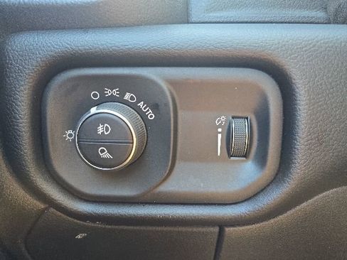 Used 2025 RAM 2500 Big Horn AWD/4WD image 12