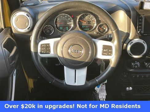 Used 2015 Jeep Wrangler Unlimited Sahara image 32