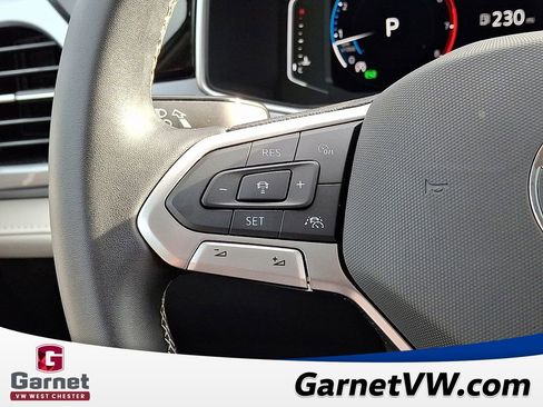 Used 2025 Volkswagen Taos SEL image 22