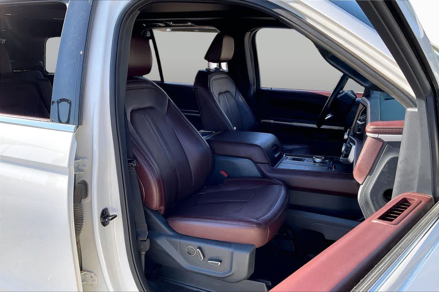 Used 2022 Ford Expedition Limited RWD image 9