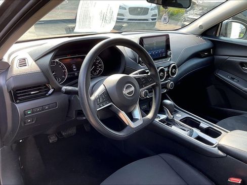 Used 2024 Nissan Sentra SV FWD image 4
