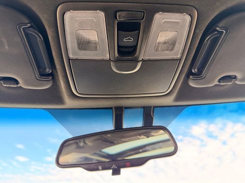 Used 2017 Hyundai Veloster Value Edition image 22