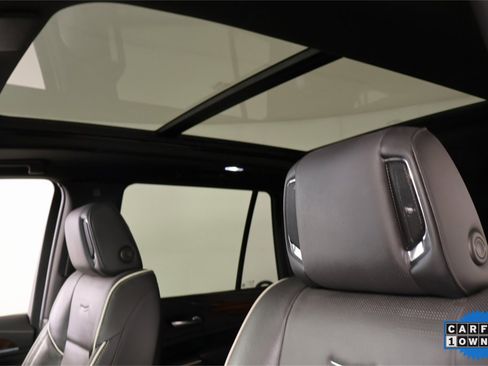 Used 2024 Cadillac Escalade Premium Luxury image 17