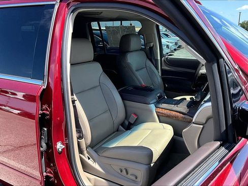 Used 2017 Chevrolet Suburban Premier AWD/4WD image 9