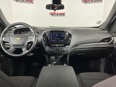 Used 2022 Chevrolet Traverse LT image 12