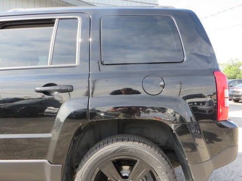 Used 2015 Jeep Patriot Sport w/ Power Value Group AWD/4WD image 28