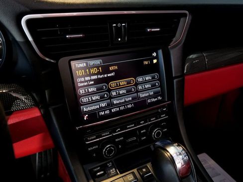 Used 2015 Porsche 911 Turbo S image 33