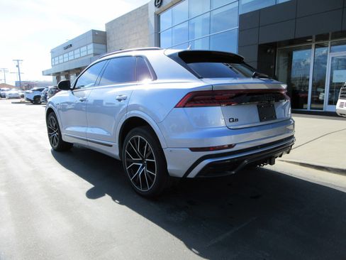 Used 2021 Audi Q8 Premium Plus image 5