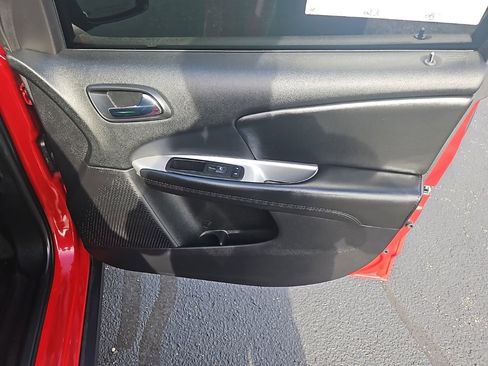 Used 2019 Dodge Journey SE image 31