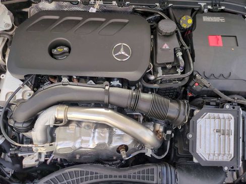 Certified 2025 Mercedes-Benz GLB 250 4MATIC image 15