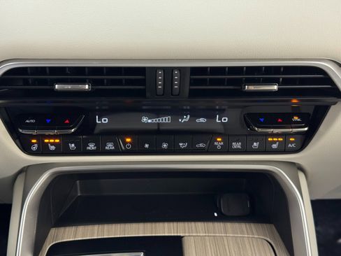 Used 2025 MAZDA CX-90 Plug-In Hybrid w/ Premium Plus image 25