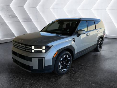 Certified 2025 Hyundai Santa Fe SE image 2