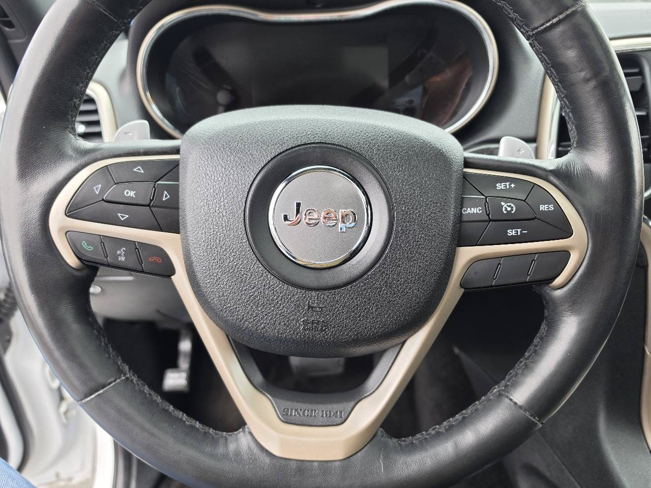 Used 2015 Jeep Grand Cherokee Altitude AWD/4WD image 16