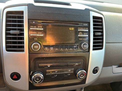 Used 2014 Nissan Frontier SV RWD image 24