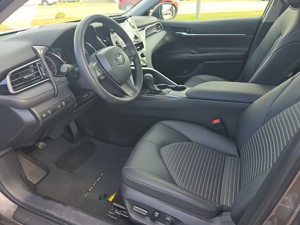 Used 2024 Toyota Camry SE FWD image 8