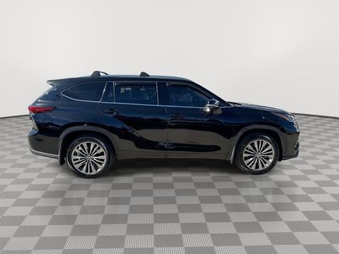 Used 2021 Toyota Highlander Platinum image 10