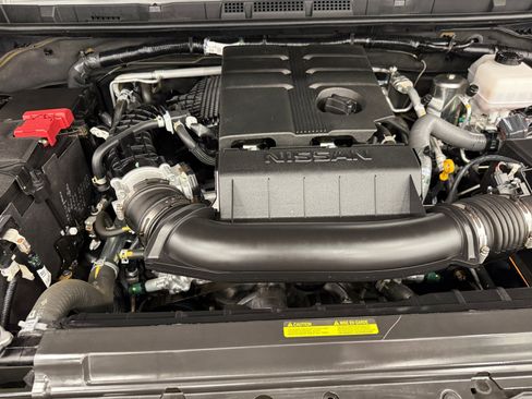 Used 2024 Nissan Frontier SL w/ Technology Package RWD image 32