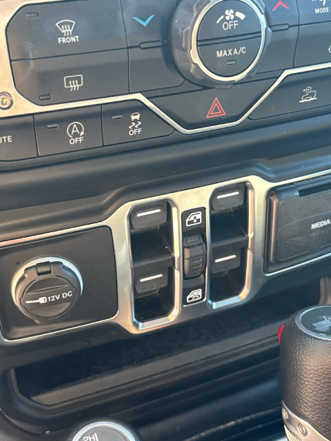 Used 2022 Jeep Wrangler Unlimited Sport AWD/4WD image 26