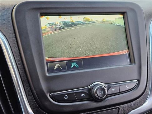 Used 2018 Chevrolet Equinox LT image 13