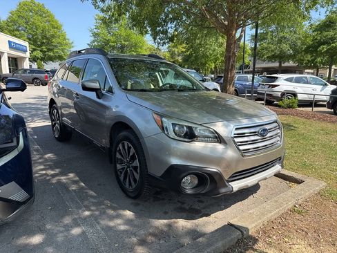 Used 2016 Subaru Outback 3.6R Limited AWD/4WD image 1