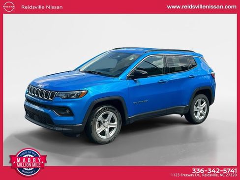 Used 2024 Jeep Compass Latitude AWD/4WD image 1