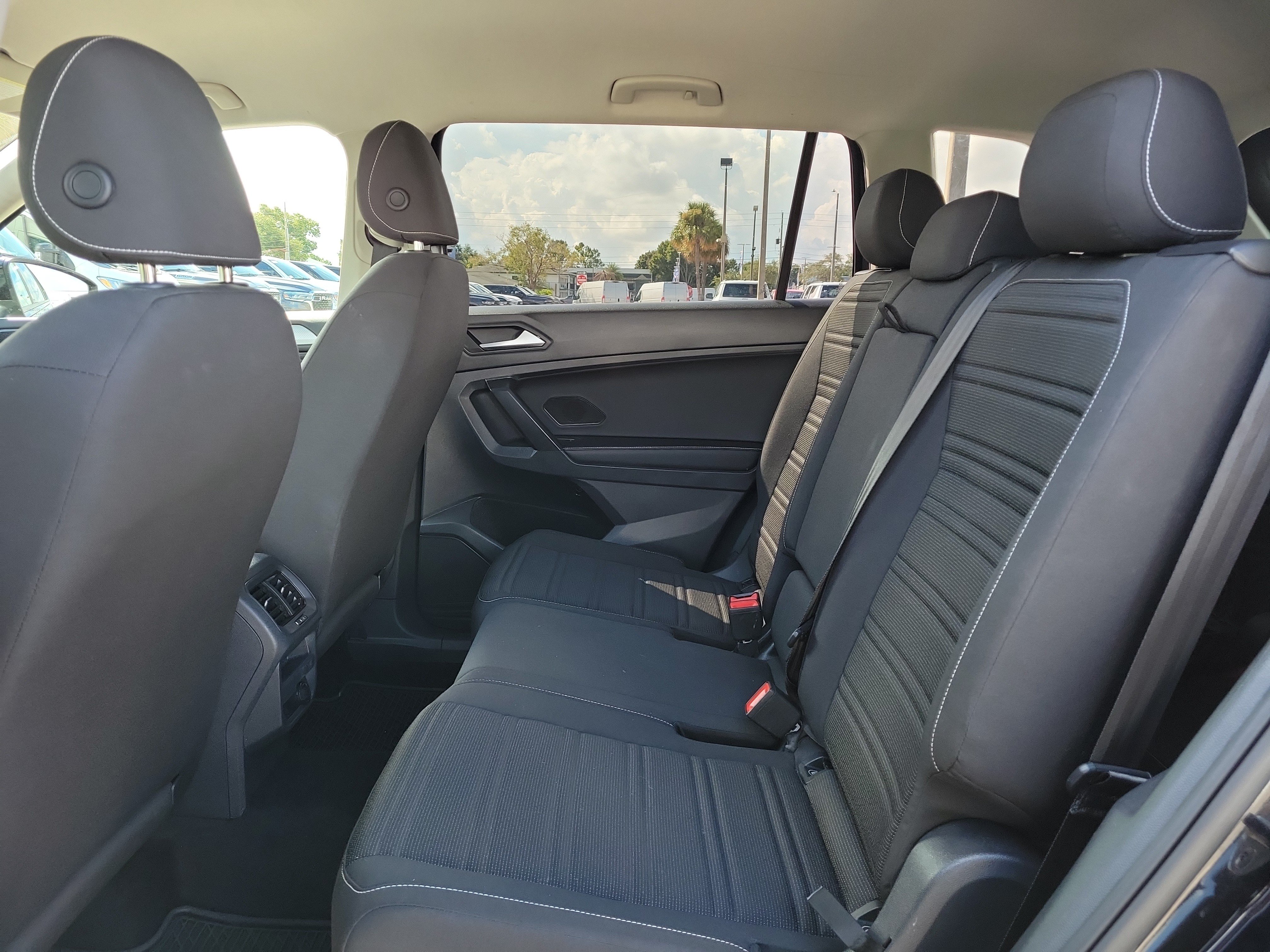 Used 2022 Volkswagen Tiguan S FWD image 17