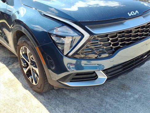 Used 2023 Kia Sportage EX w/ EX Premium Package image 3