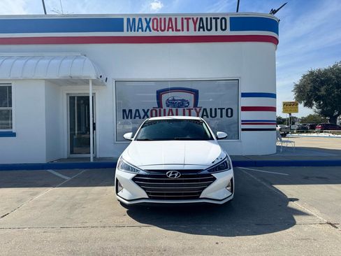 Used 2020 Hyundai Elantra SE w/ Cargo Package (C1) FWD image 9