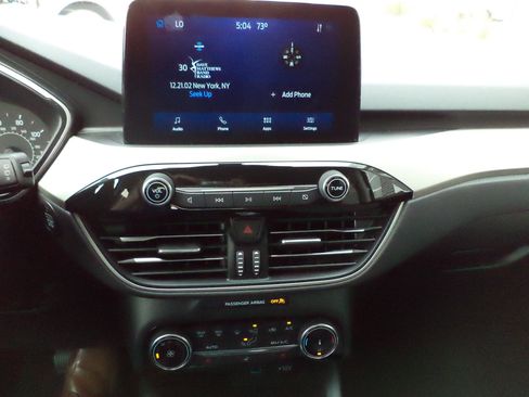 Used 2022 Ford Escape SE w/ Cold Weather Package image 12