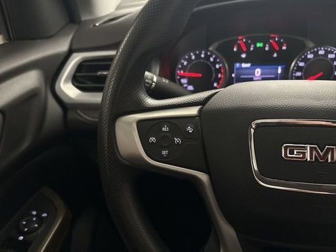 Used 2023 GMC Acadia SLE image 46