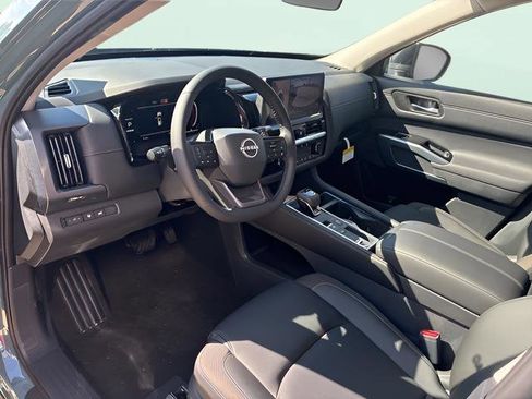 New 2026 Nissan Pathfinder SL FWD image 10