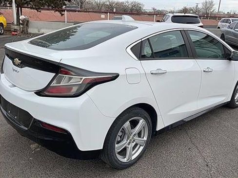 Used 2018 Chevrolet Volt LT image 2