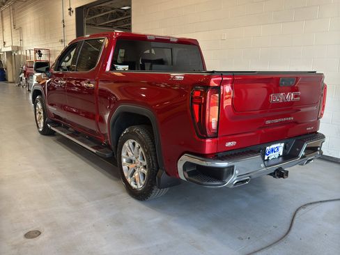 Used 2022 GMC Sierra 1500 SLT w/ SLT Premium Plus Package AWD/4WD image 3
